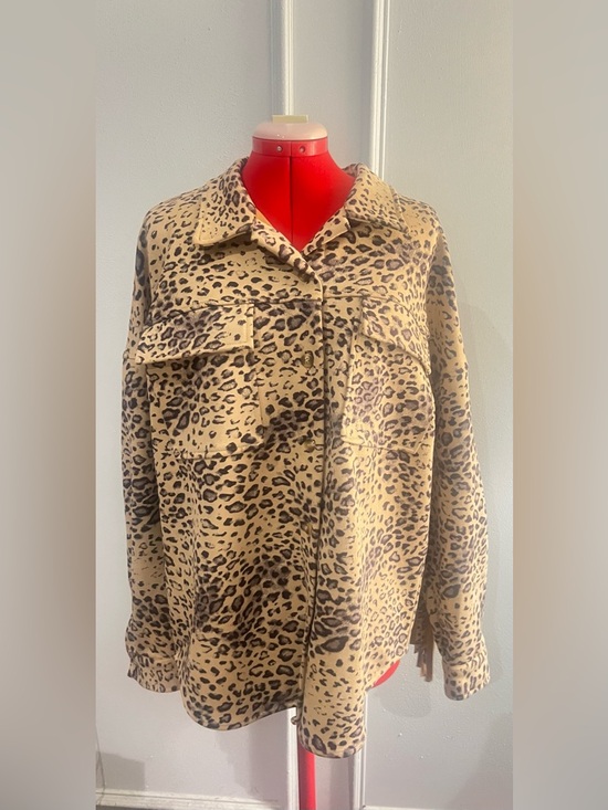 Jackets & Blazers - Blue B Collection Leopard Print Button-Up Fringe Shacket - Tan &  Black size L